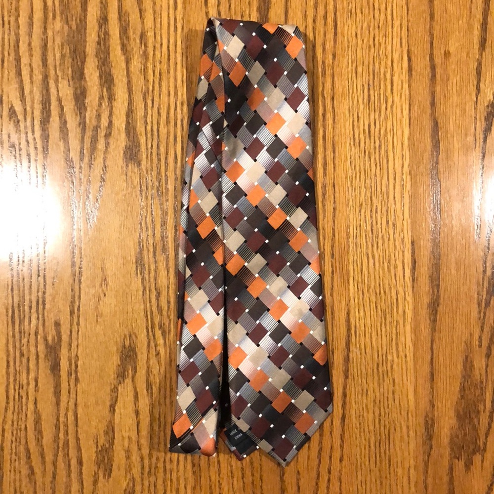 Van Heusen 100% Silk Tie - Diamond Pattern